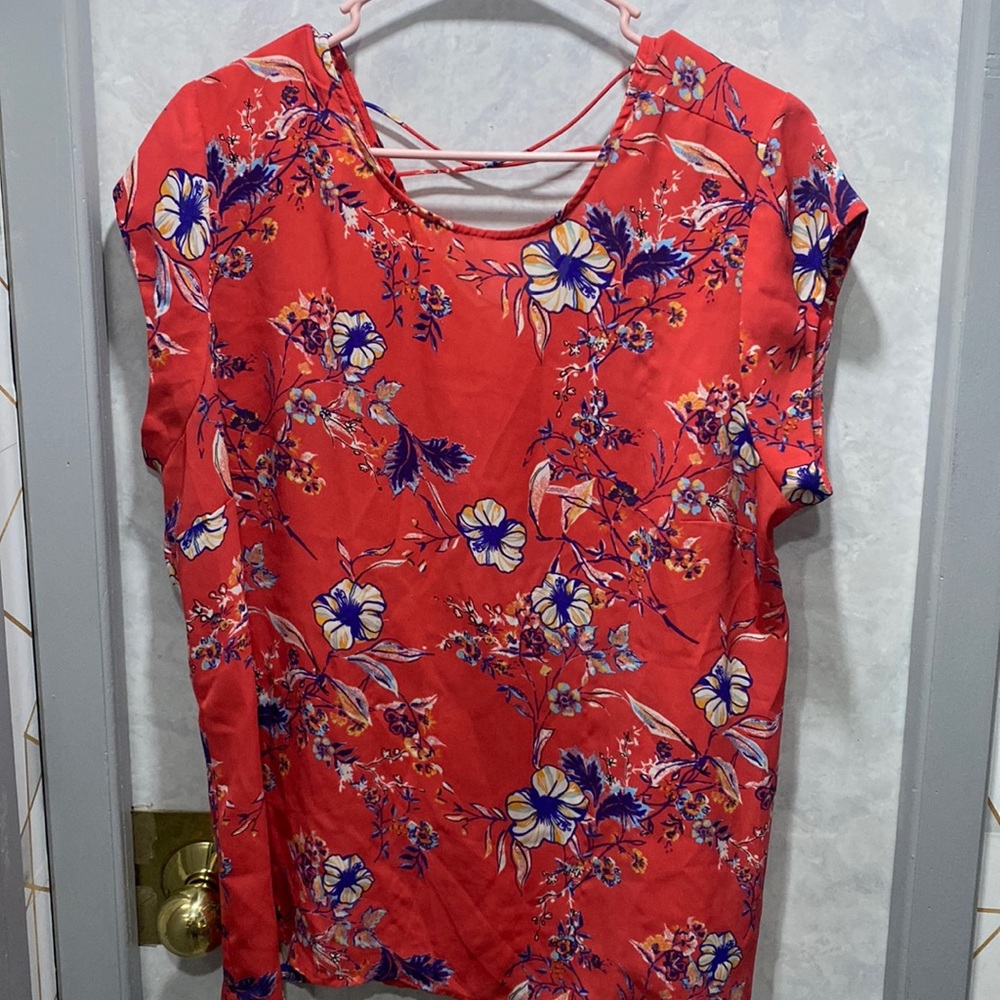 Blouse with cris cross top backing